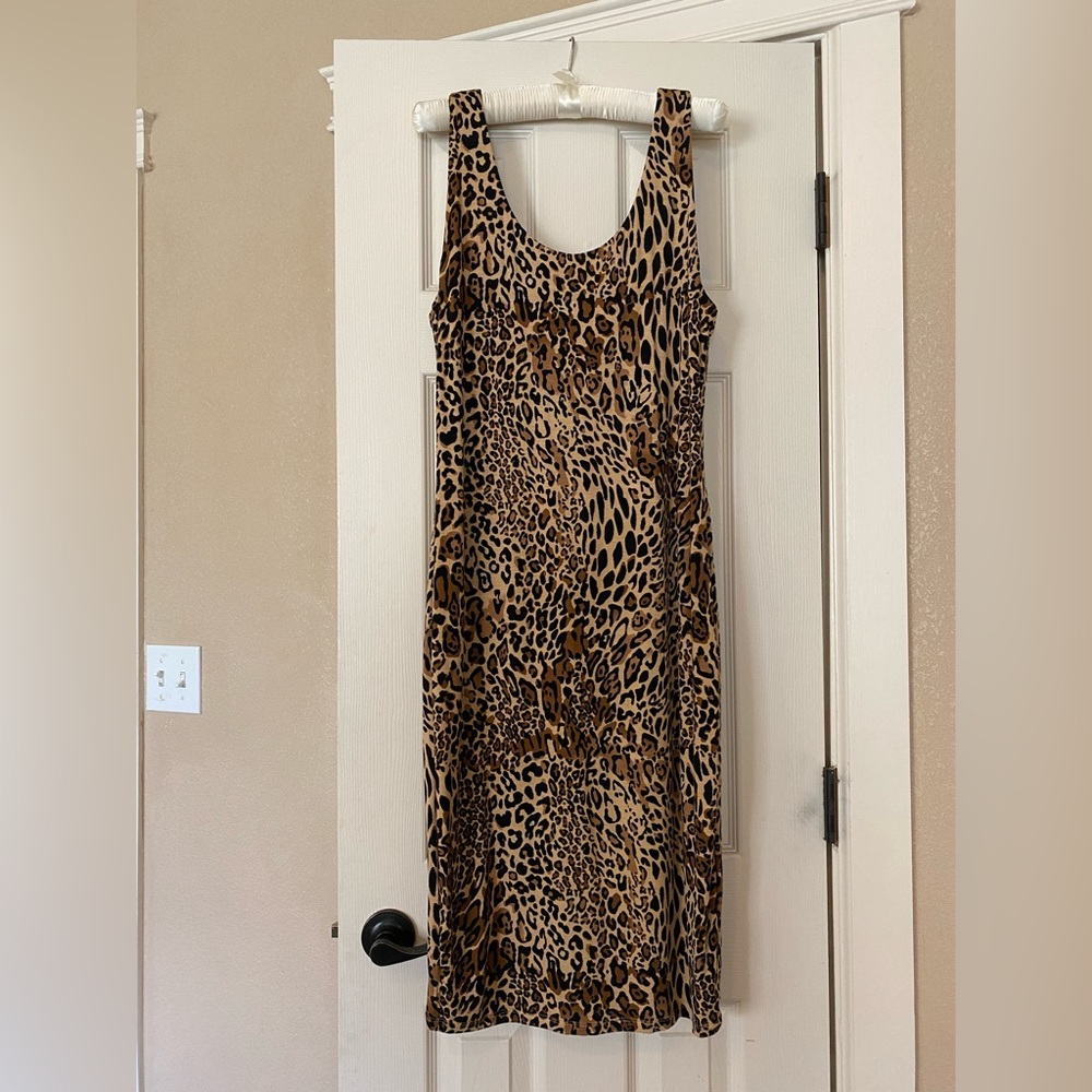 Bar III sleek knit animal print dress. Size XL